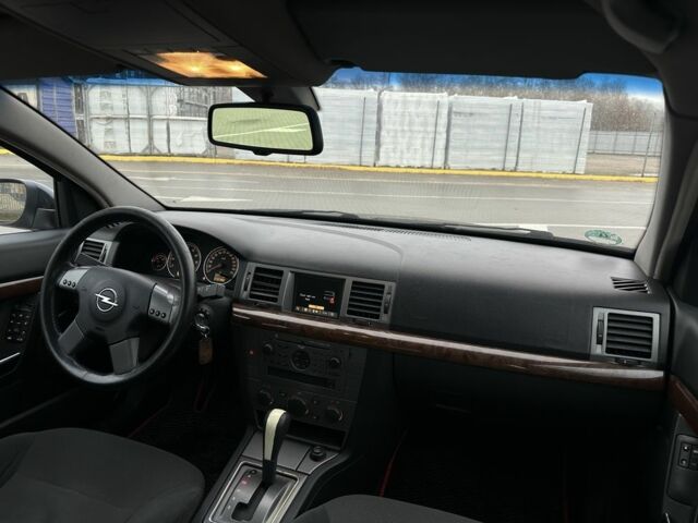 Черный Опель Вектра, объемом двигателя 2.2 л и пробегом 238 тыс. км за 3999 $, фото 14 на Automoto.ua