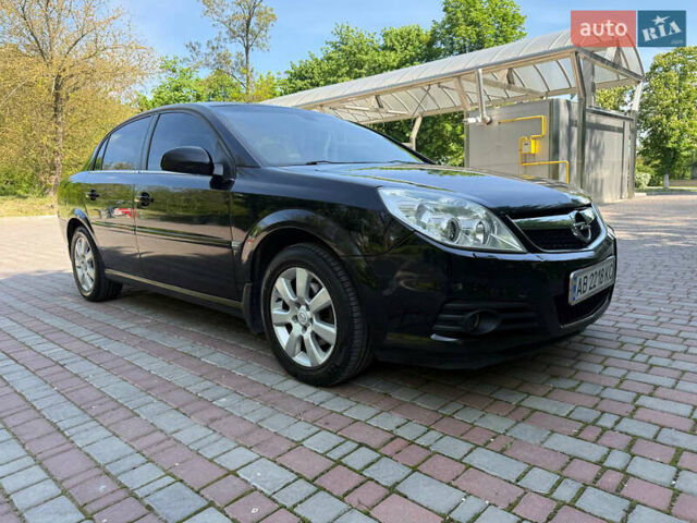 Черный Опель Вектра, объемом двигателя 2.2 л и пробегом 297 тыс. км за 4600 $, фото 1 на Automoto.ua