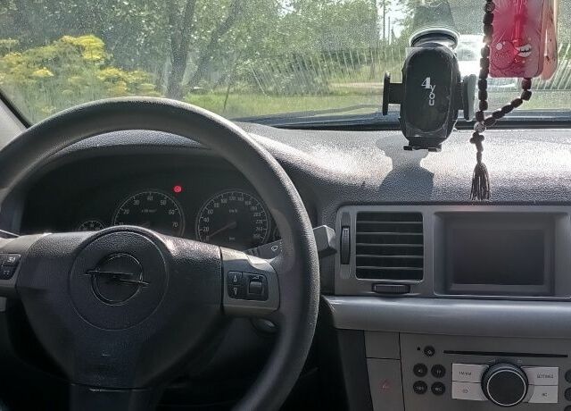 Черный Опель Вектра, объемом двигателя 2.2 л и пробегом 273 тыс. км за 5200 $, фото 7 на Automoto.ua