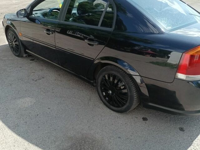 Черный Опель Вектра, объемом двигателя 1.6 л и пробегом 283 тыс. км за 3300 $, фото 3 на Automoto.ua