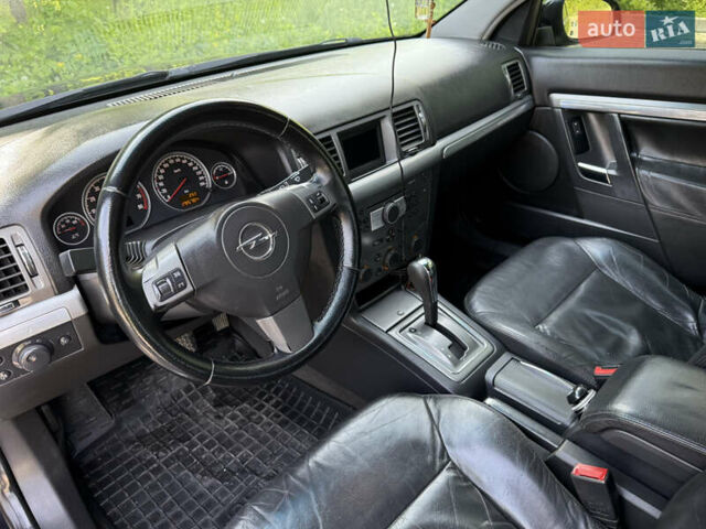 Черный Опель Вектра, объемом двигателя 2.2 л и пробегом 295 тыс. км за 5100 $, фото 46 на Automoto.ua
