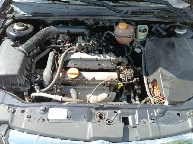 Черный Опель Вектра, объемом двигателя 1.6 л и пробегом 283 тыс. км за 3300 $, фото 7 на Automoto.ua