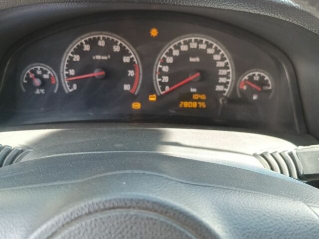 Черный Опель Вектра, объемом двигателя 1.6 л и пробегом 283 тыс. км за 3300 $, фото 4 на Automoto.ua