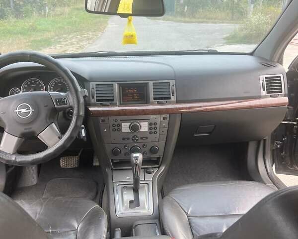 Черный Опель Вектра, объемом двигателя 3.18 л и пробегом 237 тыс. км за 6000 $, фото 4 на Automoto.ua