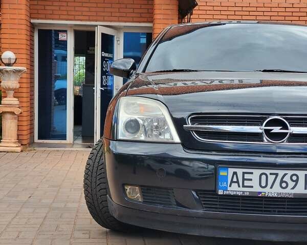 Черный Опель Вектра, объемом двигателя 2.2 л и пробегом 156 тыс. км за 4300 $, фото 2 на Automoto.ua