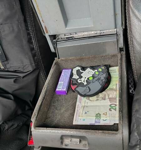 Чорний Опель Вектра, об'ємом двигуна 2.2 л та пробігом 335 тис. км за 3700 $, фото 12 на Automoto.ua