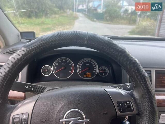 Черный Опель Вектра, объемом двигателя 3.18 л и пробегом 237 тыс. км за 6000 $, фото 2 на Automoto.ua