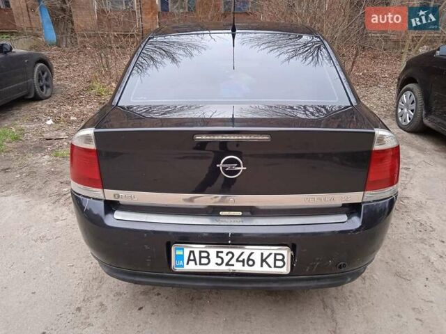 Черный Опель Вектра, объемом двигателя 2.2 л и пробегом 250 тыс. км за 4300 $, фото 1 на Automoto.ua