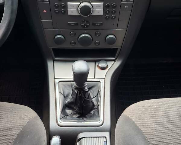 Черный Опель Вектра, объемом двигателя 2.2 л и пробегом 156 тыс. км за 4300 $, фото 13 на Automoto.ua