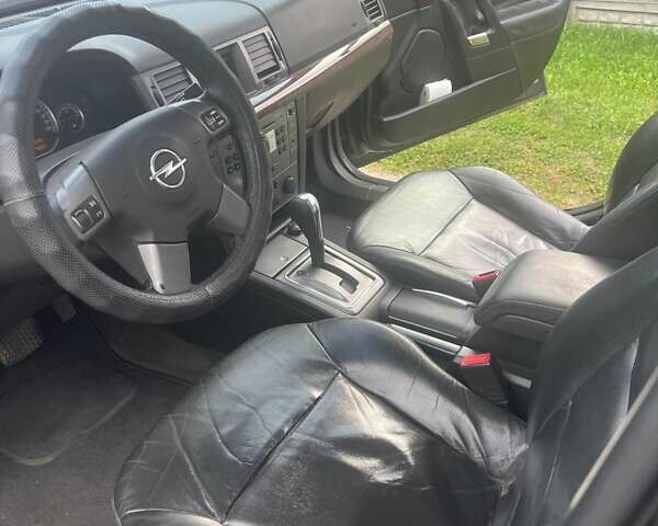 Черный Опель Вектра, объемом двигателя 3.18 л и пробегом 237 тыс. км за 6000 $, фото 3 на Automoto.ua