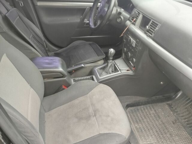 Черный Опель Вектра, объемом двигателя 0 л и пробегом 389 тыс. км за 4430 $, фото 6 на Automoto.ua