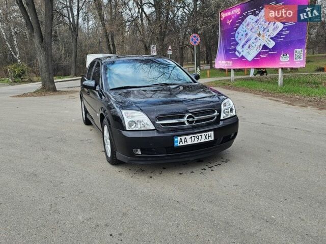 Черный Опель Вектра, объемом двигателя 2.2 л и пробегом 205 тыс. км за 3000 $, фото 1 на Automoto.ua