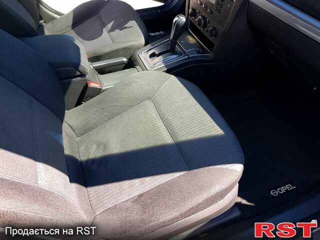 Черный Опель Вектра, объемом двигателя 2.2 л и пробегом 245 тыс. км за 5800 $, фото 8 на Automoto.ua