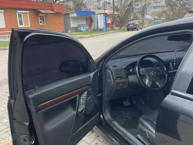 Черный Опель Вектра, объемом двигателя 3.2 л и пробегом 250 тыс. км за 4500 $, фото 5 на Automoto.ua