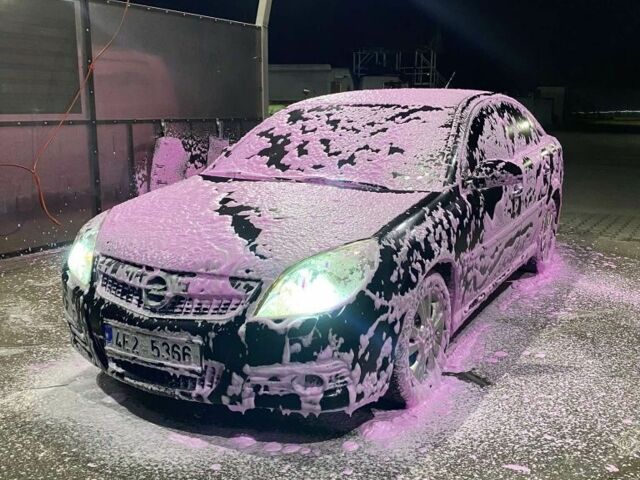 Черный Опель Вектра, объемом двигателя 1.9 л и пробегом 250 тыс. км за 1699 $, фото 5 на Automoto.ua