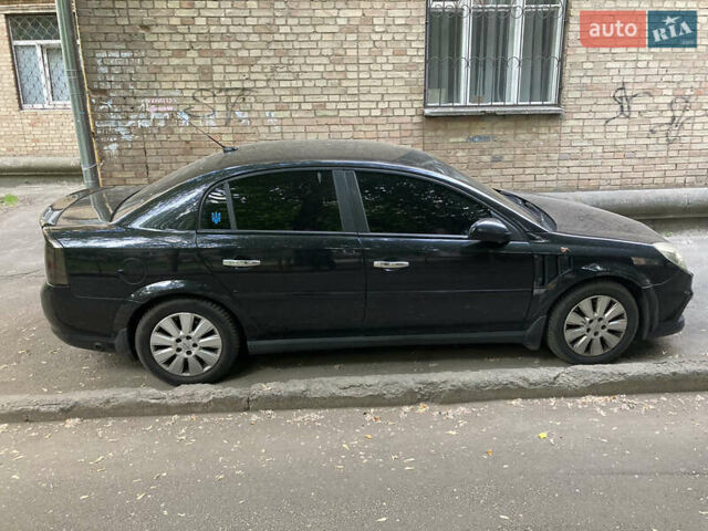 Черный Опель Вектра, объемом двигателя 2.2 л и пробегом 250 тыс. км за 4500 $, фото 1 на Automoto.ua