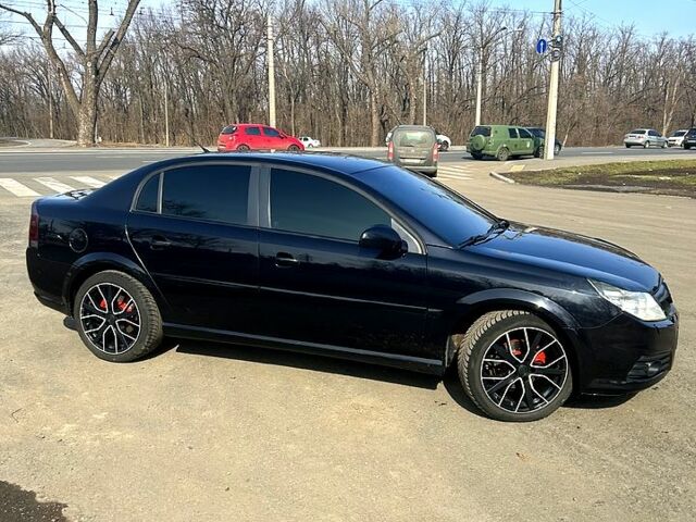 Опель Вектра 2006 у Кривому Розі на Automoto.ua Чорний Опель Вектра, об'ємом двигуна 2.2 л та пробігом 179 тис. км за 5700 $, фото 1 на Automoto.ua