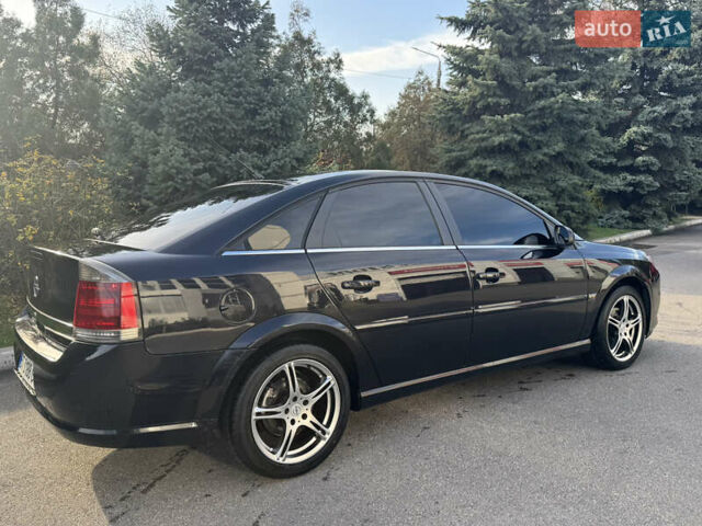 Черный Опель Вектра, объемом двигателя 1.9 л и пробегом 280 тыс. км за 5400 $, фото 4 на Automoto.ua