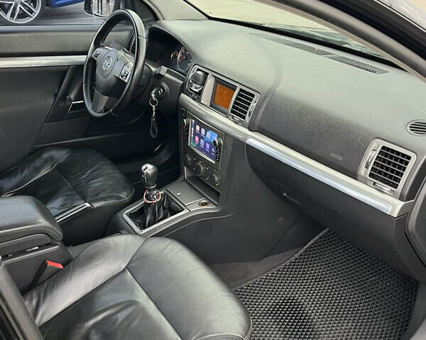 Черный Опель Вектра, объемом двигателя 2.21 л и пробегом 399 тыс. км за 4999 $, фото 12 на Automoto.ua