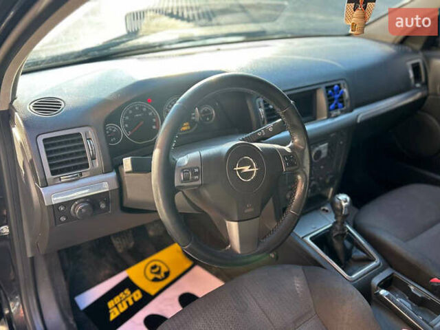 Черный Опель Вектра, объемом двигателя 2.2 л и пробегом 230 тыс. км за 3800 $, фото 7 на Automoto.ua