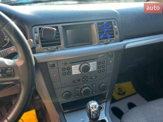 Черный Опель Вектра, объемом двигателя 2.2 л и пробегом 230 тыс. км за 3800 $, фото 14 на Automoto.ua