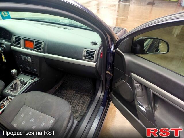 Черный Опель Вектра, объемом двигателя 2.2 л и пробегом 300 тыс. км за 4000 $, фото 9 на Automoto.ua