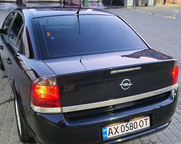 Черный Опель Вектра, объемом двигателя 2.2 л и пробегом 202 тыс. км за 6100 $, фото 8 на Automoto.ua