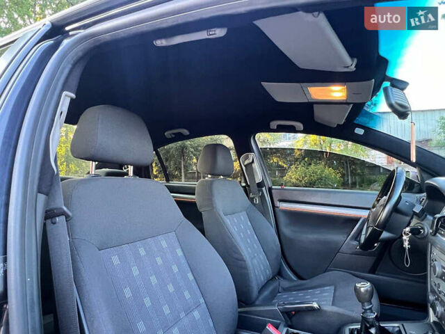 Черный Опель Вектра, объемом двигателя 1.9 л и пробегом 220 тыс. км за 5100 $, фото 14 на Automoto.ua