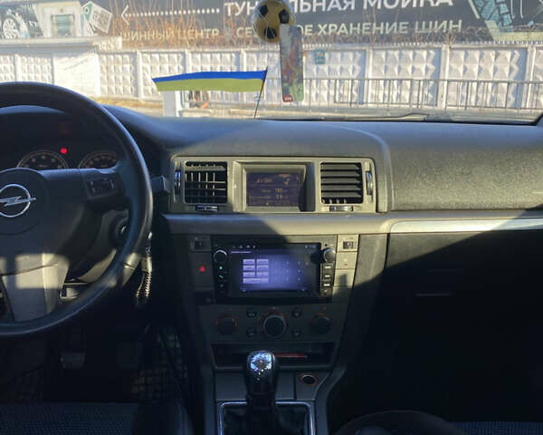 Черный Опель Вектра, объемом двигателя 2.2 л и пробегом 218 тыс. км за 4400 $, фото 10 на Automoto.ua
