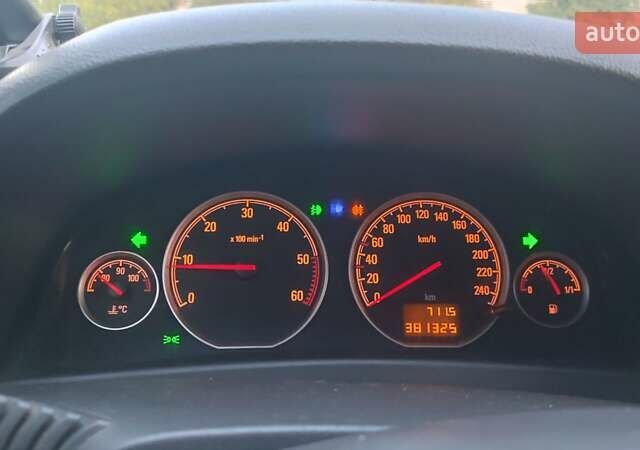Чорний Опель Вектра, об'ємом двигуна 1.9 л та пробігом 381 тис. км за 4500 $, фото 2 на Automoto.ua