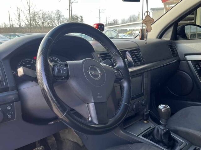 Черный Опель Вектра, объемом двигателя 1.8 л и пробегом 205 тыс. км за 3850 $, фото 9 на Automoto.ua