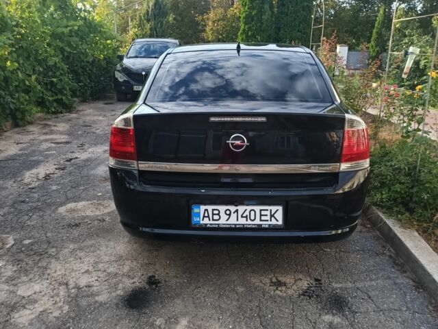 Черный Опель Вектра, объемом двигателя 2.2 л и пробегом 240 тыс. км за 5400 $, фото 2 на Automoto.ua