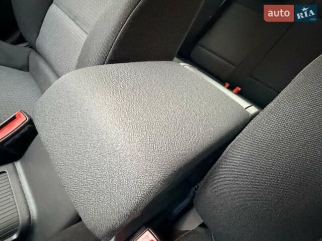 Чорний Опель Вектра, об'ємом двигуна 2.2 л та пробігом 89 тис. км за 8300 $, фото 31 на Automoto.ua