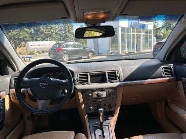 Черный Опель Вектра, объемом двигателя 2.8 л и пробегом 170 тыс. км за 4600 $, фото 6 на Automoto.ua