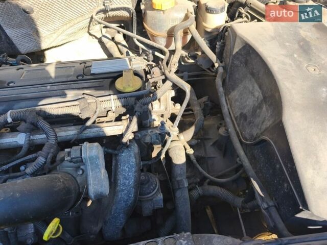 Черный Опель Вектра, объемом двигателя 2.2 л и пробегом 307 тыс. км за 5000 $, фото 5 на Automoto.ua