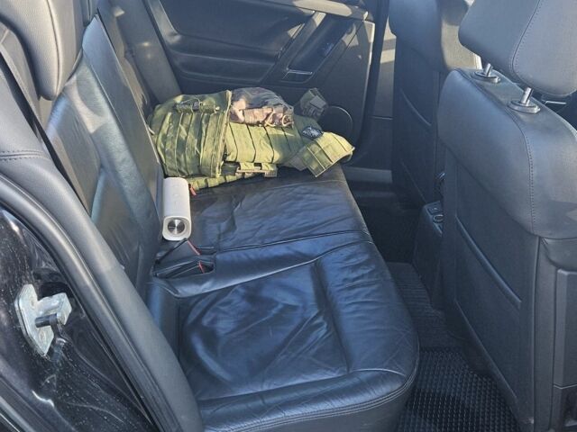 Черный Опель Вектра, объемом двигателя 2.2 л и пробегом 275 тыс. км за 3600 $, фото 7 на Automoto.ua