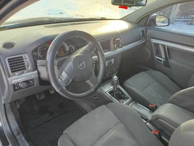 Черный Опель Вектра, объемом двигателя 2.2 л и пробегом 260 тыс. км за 3700 $, фото 5 на Automoto.ua