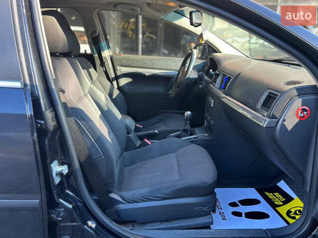 Черный Опель Вектра, объемом двигателя 2.2 л и пробегом 230 тыс. км за 3800 $, фото 19 на Automoto.ua