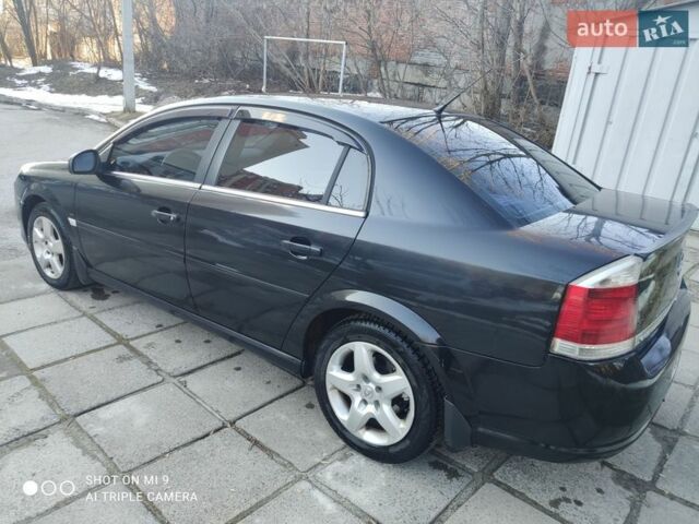 Черный Опель Вектра, объемом двигателя 2.2 л и пробегом 273 тыс. км за 5500 $, фото 7 на Automoto.ua