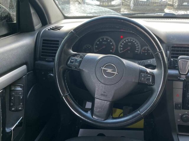 Черный Опель Вектра, объемом двигателя 1.8 л и пробегом 205 тыс. км за 3850 $, фото 11 на Automoto.ua