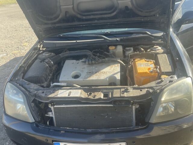 Чорний Опель Вектра, об'ємом двигуна 1.8 л та пробігом 218 тис. км за 2150 $, фото 4 на Automoto.ua