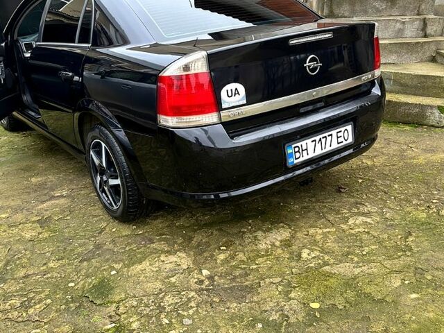 Черный Опель Вектра, объемом двигателя 1.8 л и пробегом 320 тыс. км за 5300 $, фото 9 на Automoto.ua