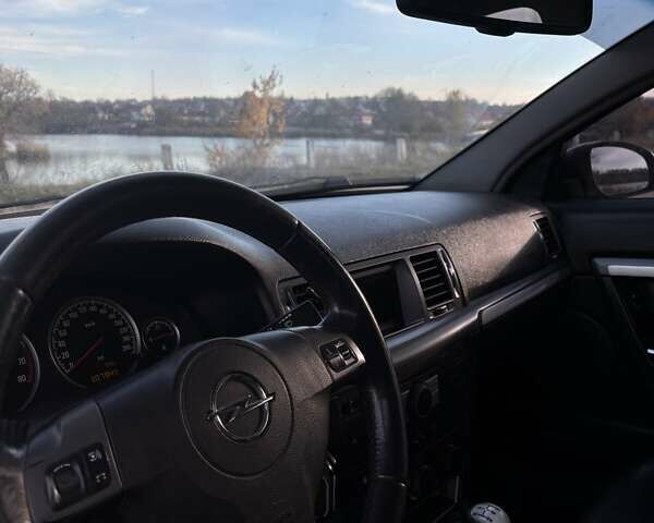 Черный Опель Вектра, объемом двигателя 2.2 л и пробегом 307 тыс. км за 5200 $, фото 11 на Automoto.ua