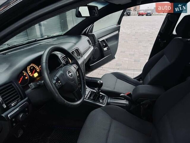 Черный Опель Вектра, объемом двигателя 1.91 л и пробегом 295 тыс. км за 4499 $, фото 14 на Automoto.ua