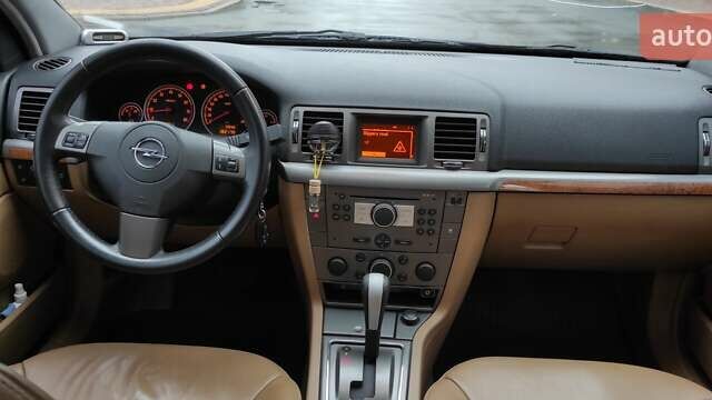 Черный Опель Вектра, объемом двигателя 2.2 л и пробегом 182 тыс. км за 5500 $, фото 12 на Automoto.ua