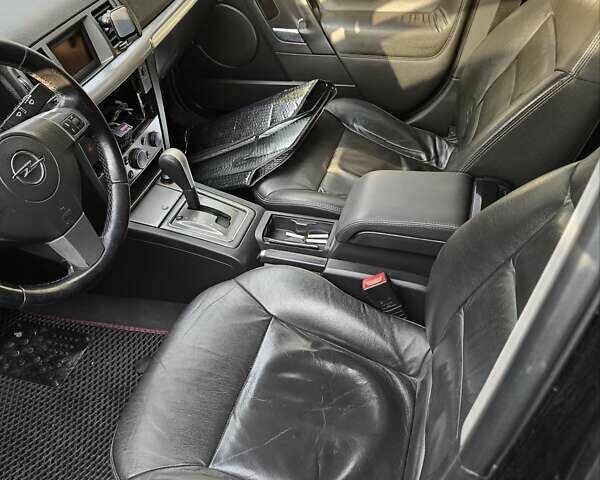Черный Опель Вектра, объемом двигателя 2.2 л и пробегом 238 тыс. км за 6100 $, фото 5 на Automoto.ua
