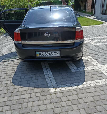 Черный Опель Вектра, объемом двигателя 1.8 л и пробегом 170 тыс. км за 3800 $, фото 4 на Automoto.ua