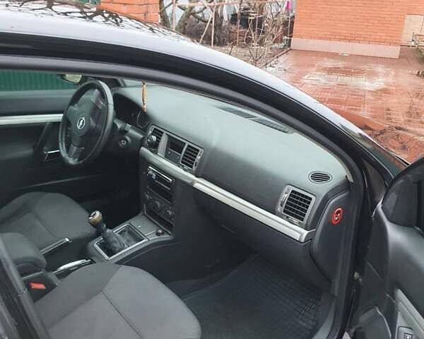 Черный Опель Вектра, объемом двигателя 1.6 л и пробегом 250 тыс. км за 4700 $, фото 7 на Automoto.ua