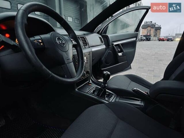 Черный Опель Вектра, объемом двигателя 1.91 л и пробегом 295 тыс. км за 4499 $, фото 22 на Automoto.ua