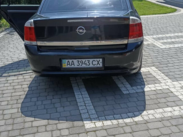 Черный Опель Вектра, объемом двигателя 1.8 л и пробегом 170 тыс. км за 3800 $, фото 4 на Automoto.ua